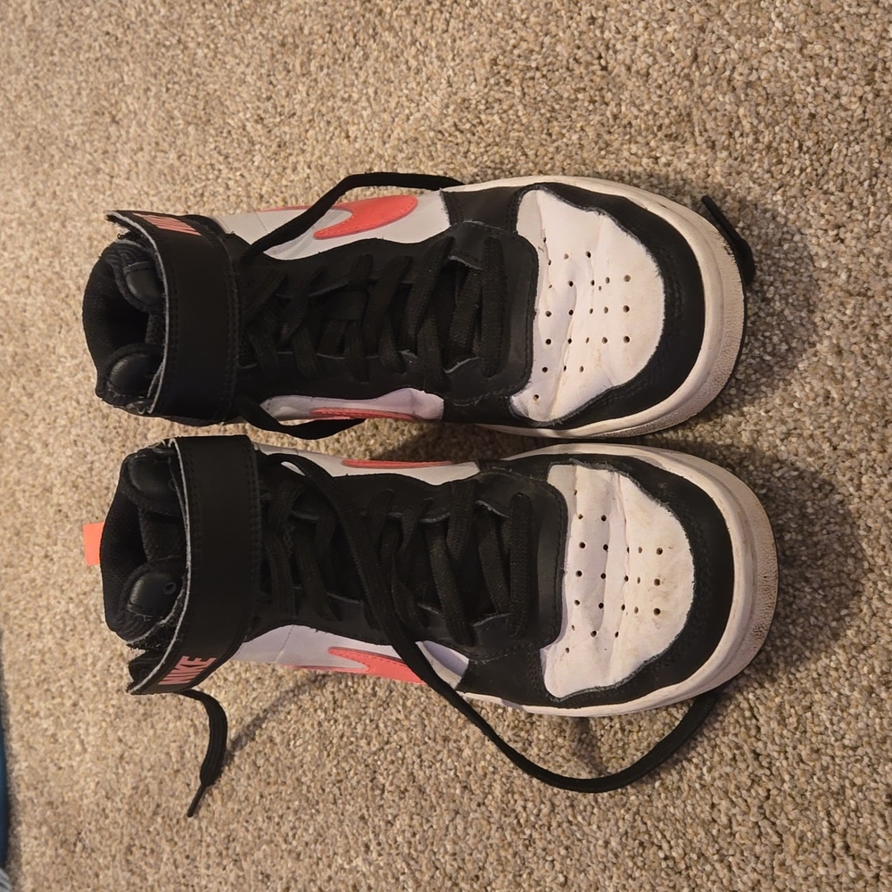 GIRLS NIKE SHOES